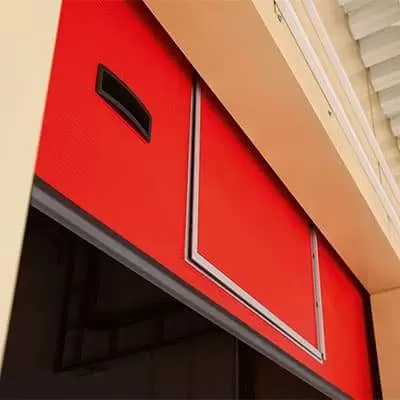 Автоматические ворота для СТО и автосервисов серии ProTrend Промышленные ворота цвет пурпурно-красный