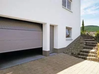 Боковая дверь Боковая дверь